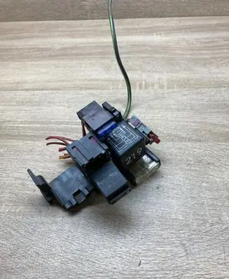 Audi A6 S6 C6 4F Other relay 8Z0951253