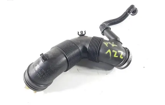 Audi A3 S3 8P Air intake hose/pipe 3C0129654M