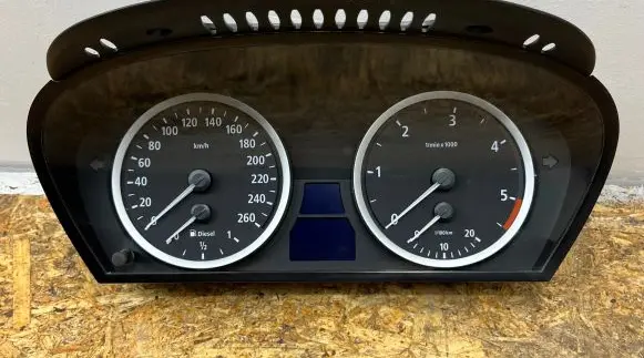BMW 5 E60 E61 Speedometer (instrument cluster) 6974576 110080213 7896018902