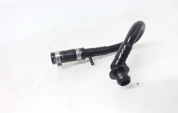 Volkswagen PASSAT B5.5 Vacuum line/pipe/hose 8D0611813A