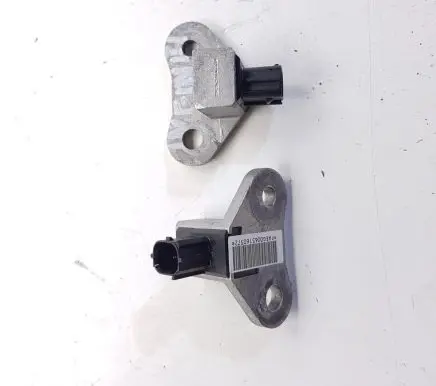 Infiniti G35 Airbag deployment crash/impact sensor