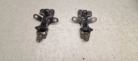 Jeep Grand Cherokee Tailgate/trunk/boot hinge