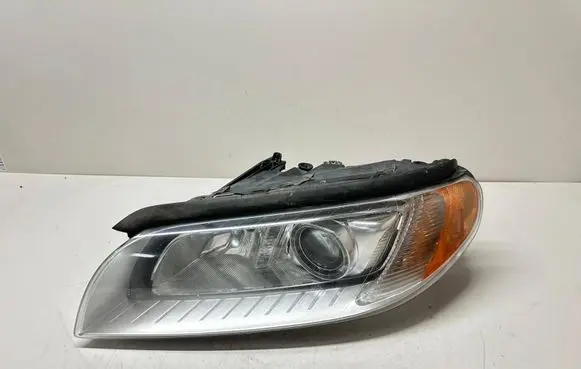 Volvo V70 Headlights/headlamps set 31353532 6336100000