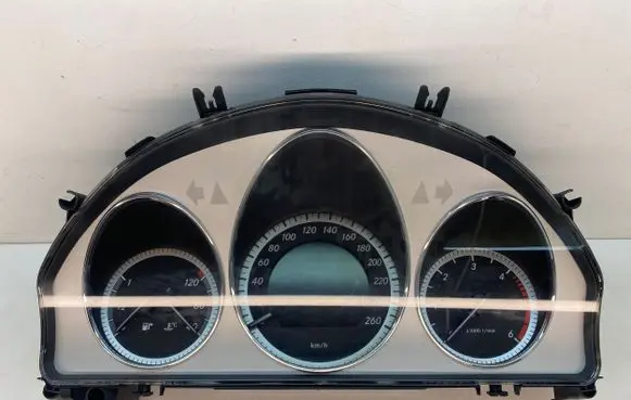 Mercedes-Benz C W204 Speedometer (instrument cluster) A2049002105 A2049014400 A2049022702