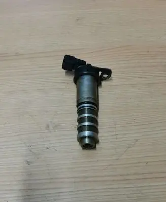 BMW 7 F01 F02 F03 F04 Camshaft vanos timing valve 7585776 13151214
