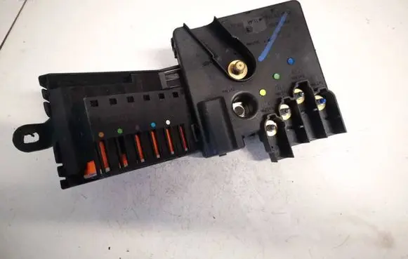 Mercedes-Benz E W211 Fuse box set A2115461141