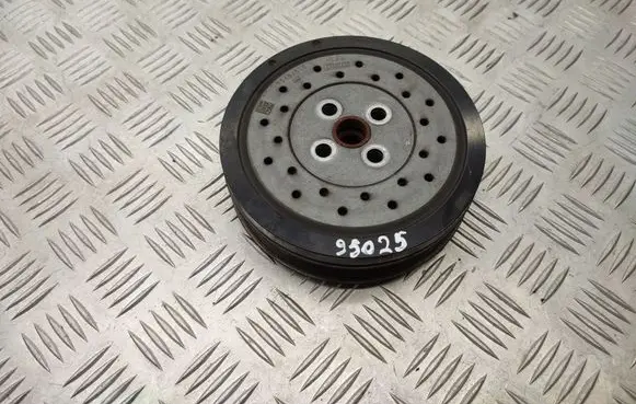 Opel Zafira C Crankshaft pulley 55491516