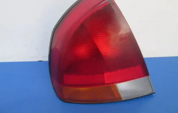 Mitsubishi Carisma Rear/tail lights