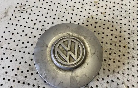 Volkswagen Golf III Original wheel cap 1H0601151B