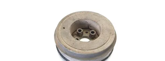 Volkswagen Golf IV Crankshaft pulley 038105243
