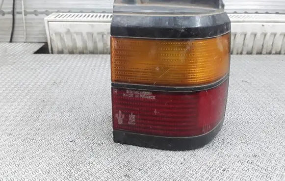 Volkswagen PASSAT B3 Rear/tail lights 333945112