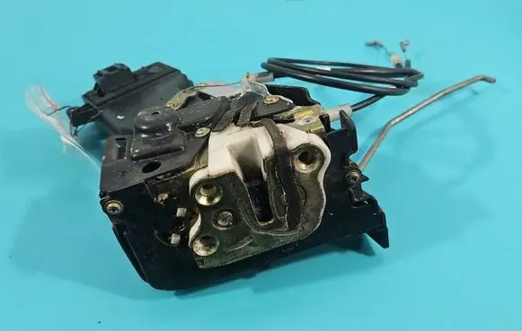 Mazda 6 Front door lock IMPRK1574503