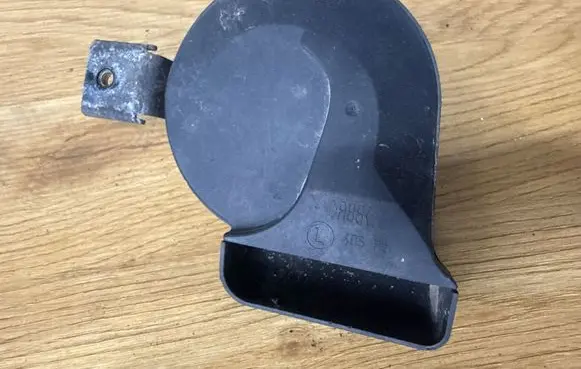 Volvo V70 Horn signal AM80R