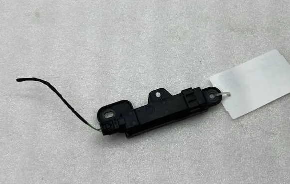 BMW 1 F40 Keyless system antenna 6832066