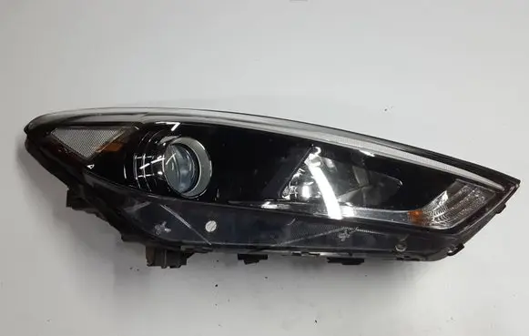 Hyundai Tucson TL Headlight/headlamp 