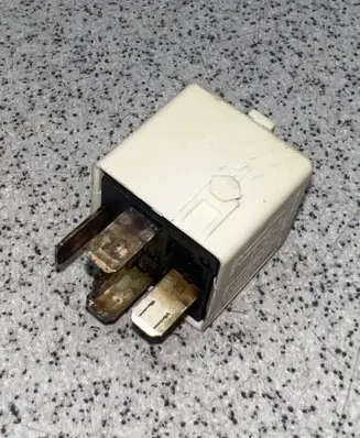 BMW 5 E39 Other relay 1729004