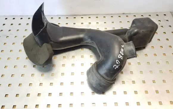 Suzuki Grand Vitara II Air intake duct part
