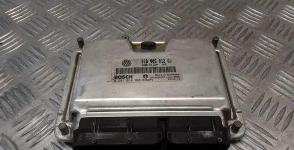 Skoda Fabia Mk1 (6Y) Engine control unit/module 038906012GJ 0281010965