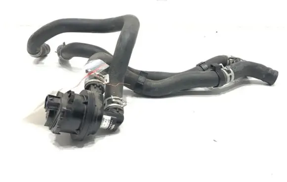 Toyota RAV 4 (XA40) Engine coolant pipe/hose 064100-1301