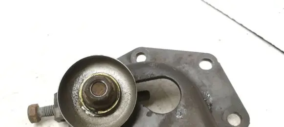 Nissan Pathfinder R51 Power steering belt tensioner 
