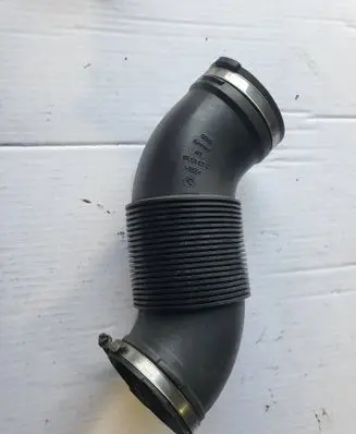 Air intake hose/pipe