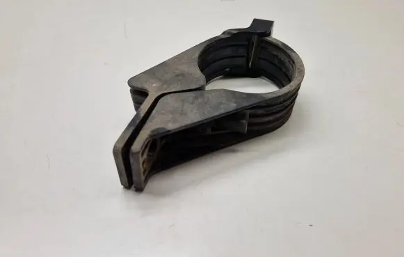 BMW X3 F25 Fuel filter bracket/mount holder 8510304