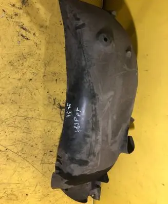 Renault Clio III Rear arch 