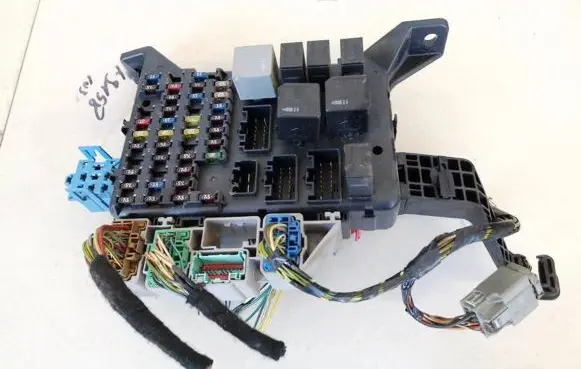 Ford Mondeo Mk III Fuse box set 1s7114a073ae 1s71-14a073-ae