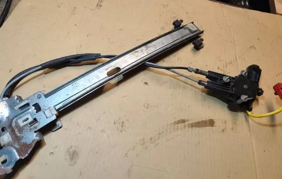 Jeep Cherokee XJ Front door window regulator with motor 5267108