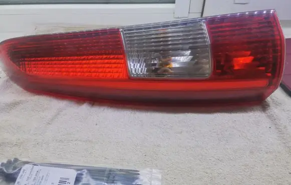Volvo V70 Tailgate rear/tail lights