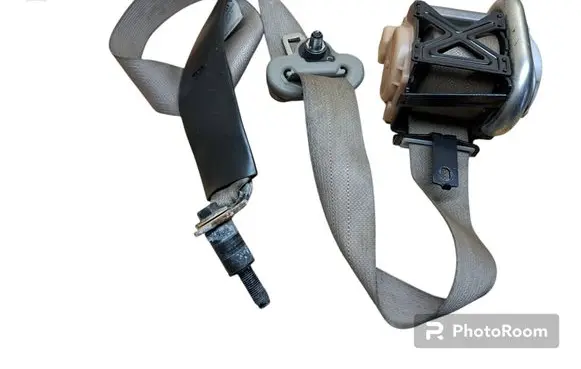 Nissan X-Trail T31 Front seatbelt TKAH2EG461 0436147