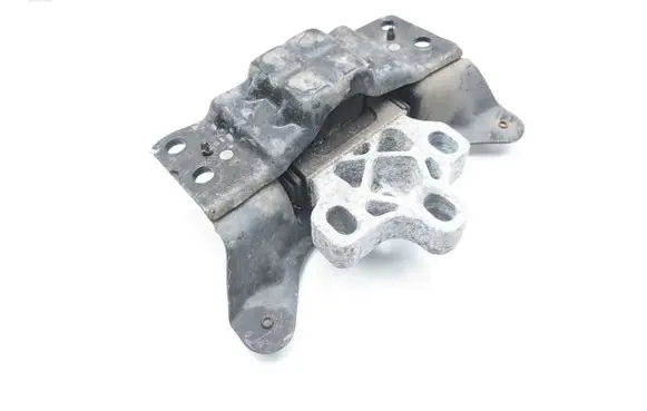 Volkswagen Passat Alltrack Engine mount bracket 5Q0199555T