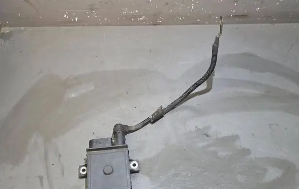 BMW 5 E60 E61 Glow plug pre-heat relay E2110022360