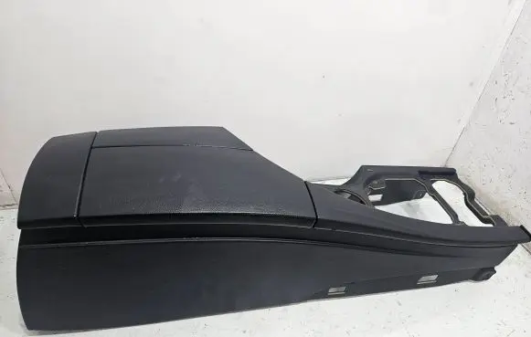 BMW 5 E60 E61 Center console 7034086