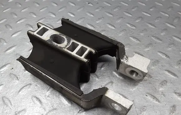 Volvo XC60 Engine mounting bracket 31339956 31330594 PA532E17
