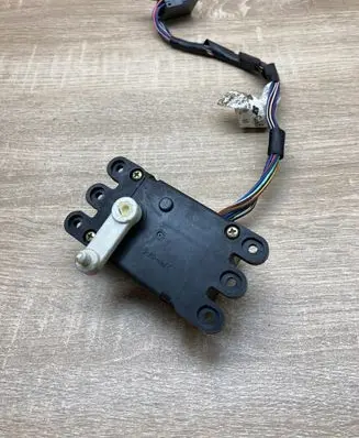 Mazda 323 Air flap motor/actuator GA701BC1N