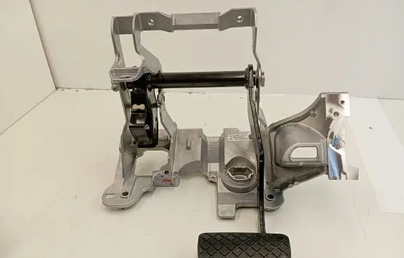 Porsche Macan (95B) Brake pedal 762135147420