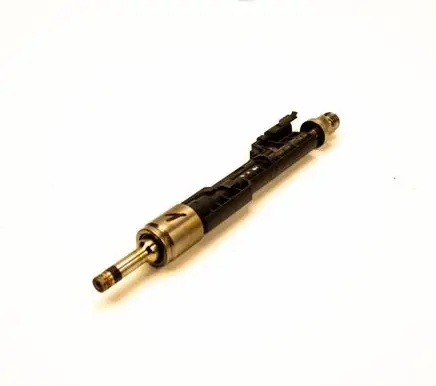 BMW 7 G11 G12 Fuel injector 8626147