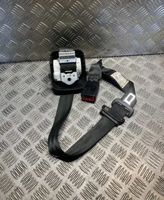 Volkswagen Jetta VI Middle seatbelt (rear) 5C6857807M