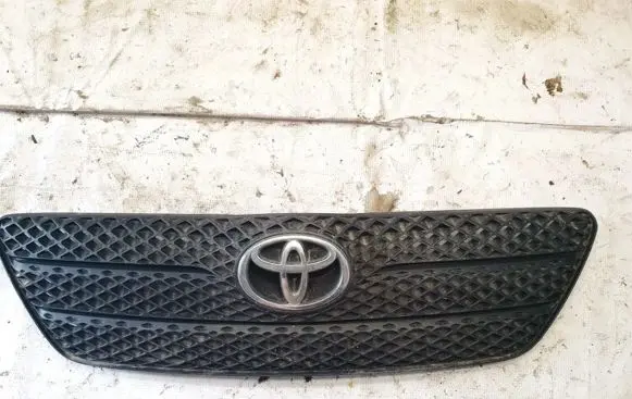 Toyota Corolla E120 E130 Front grill 3058i010 30580010