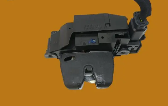 Toyota Proace Tailgate/trunk/boot lock/catch/latch 9816195380