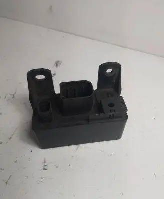 Mercedes-Benz E W210 Glow plug pre-heat relay