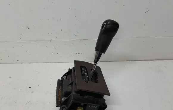 SsangYong Rexton Gear shifter/selector PP170267054