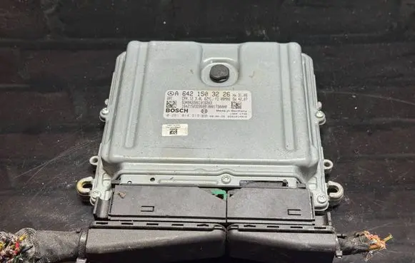 Mercedes-Benz E W211 Engine control unit/module A6421503226 0281014919
