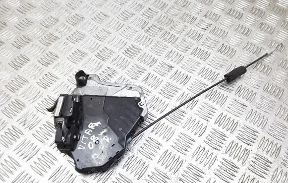 Suzuki Grand Vitara II Front door lock 6x71020
