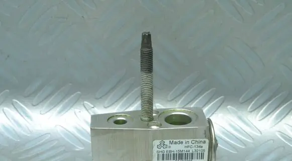 Opel Insignia A Air conditioning (A/C) expansion valve 52427385 EBH15M144
