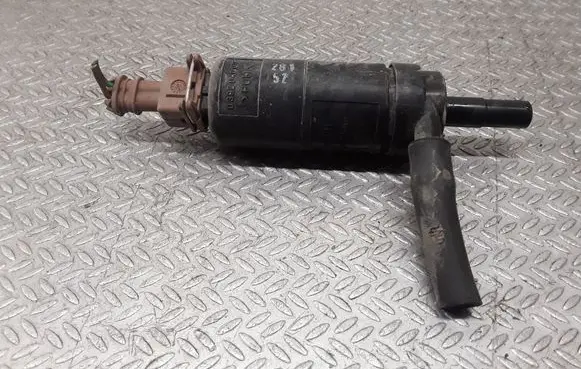 Iveco Daily 30.8 - 9 Headlight washer pump 0392040019