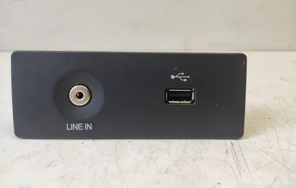 Ford Focus AUX in-socket connector CM5T044K62AA