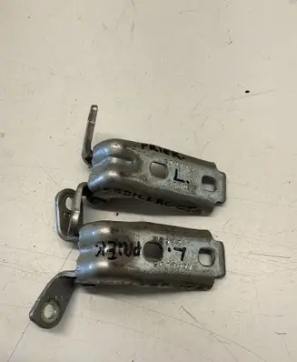 Cadillac CTS Front door lower hinge A048445