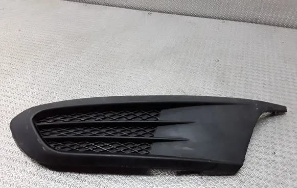 Volkswagen Jetta VI Front bumper lower grill 5C6853665